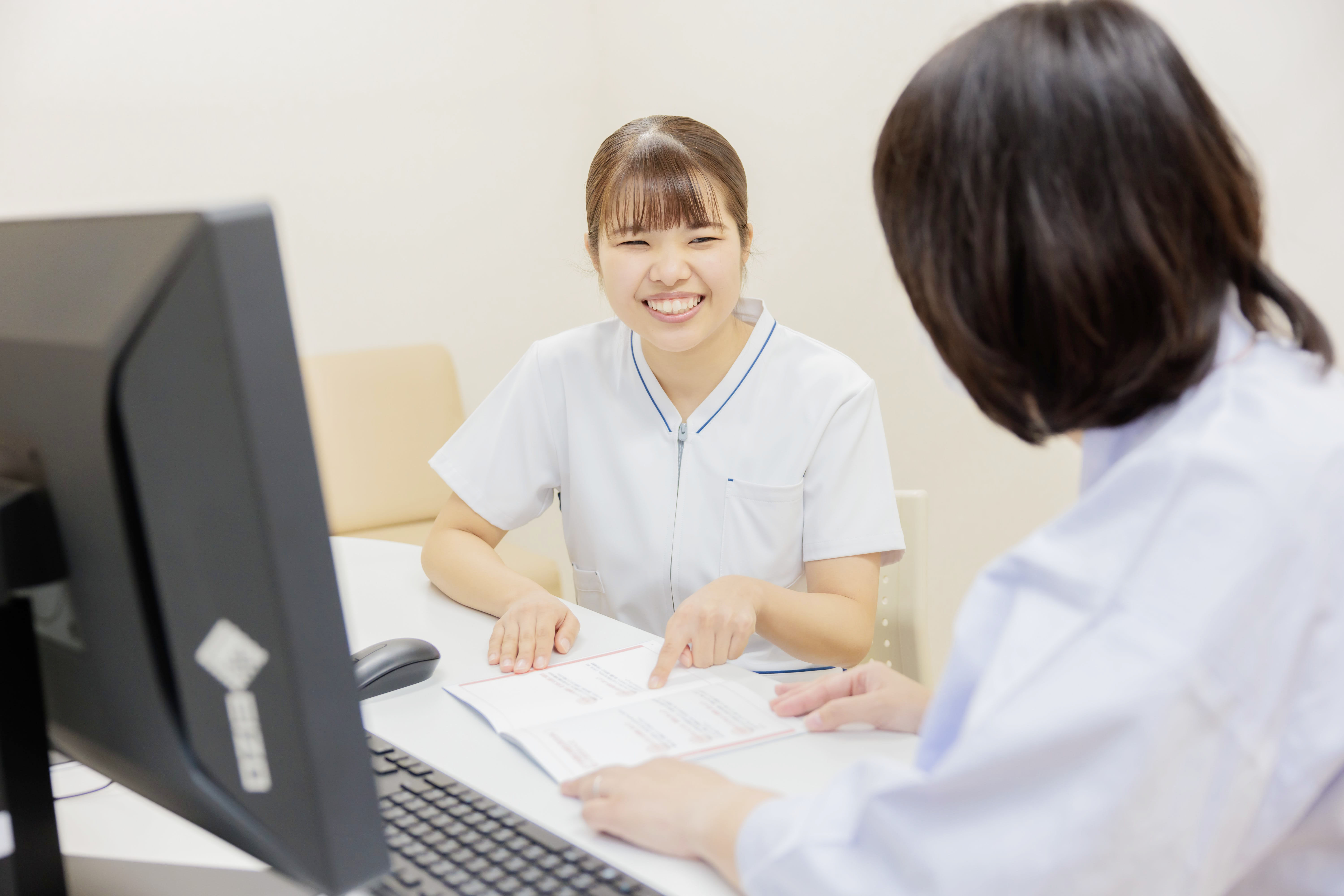 医師の回診同行・記録